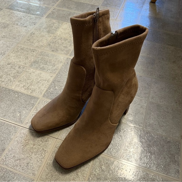 NWOB Dolce Vita Petya Mushroom Stella Suede Embossed Heel Booties - Picture 10 of 10